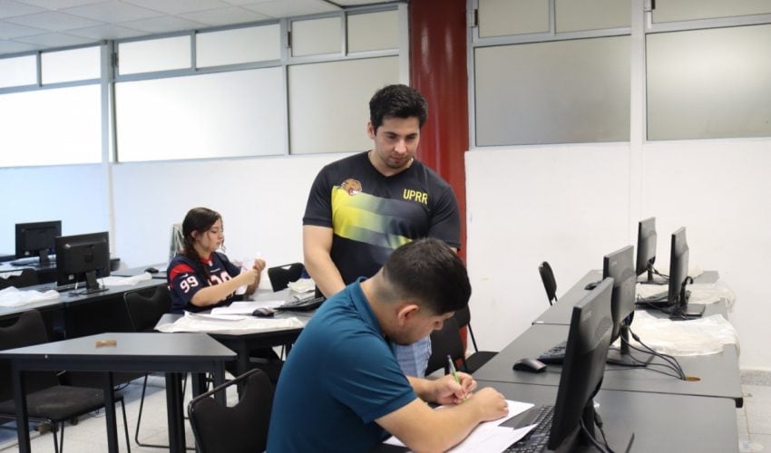  Impulsa UPRR el talento matemático mediante Copa FutBotMX